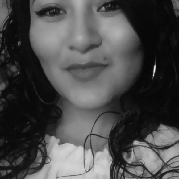 Meet your Posher, Rocio - Picture 1 of 1